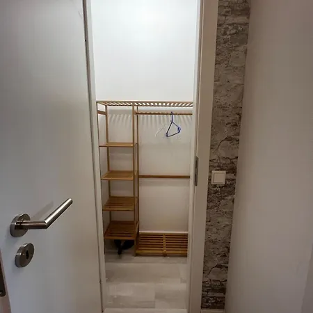 Apartment Lisboa: Messe/business/fewo Dus Hilden