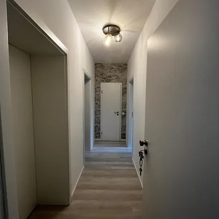 Lisboa: Messe/business/fewo Dus Hilden