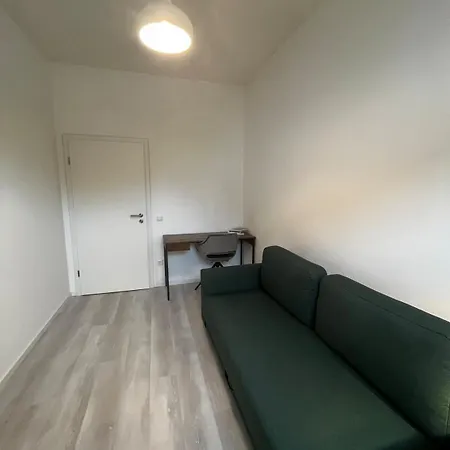 Lisboa: Messe/business/fewo Dus Apartment Hilden